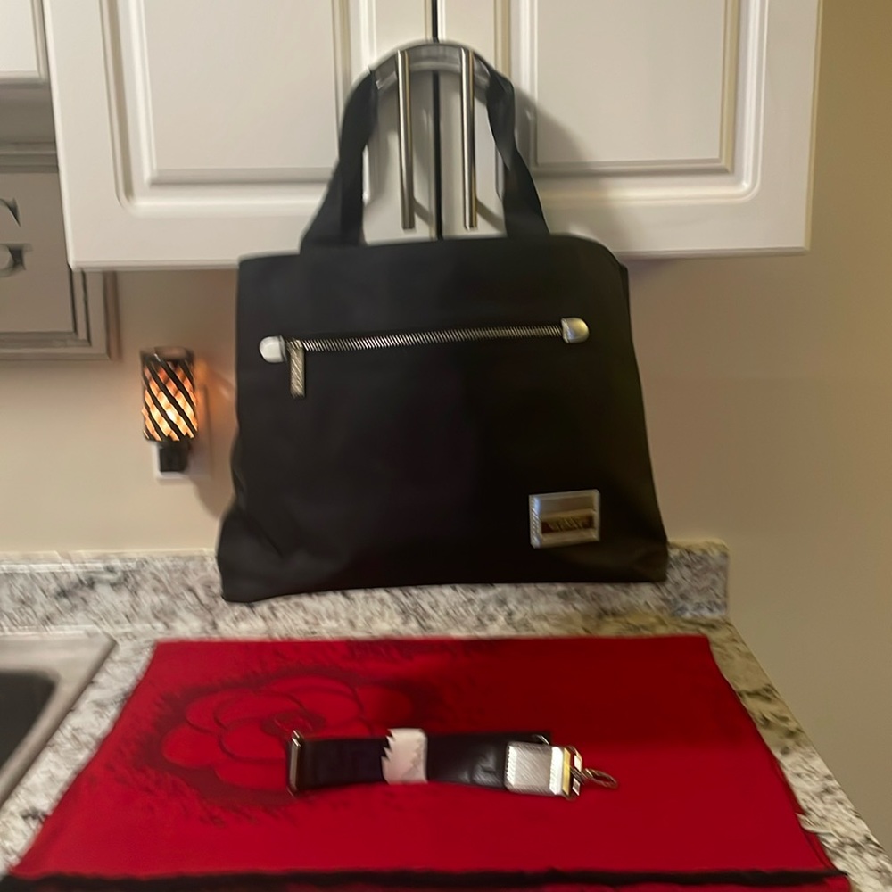 NWOT Tote/Overnight Bag with adjustable long/crossbody logo strap